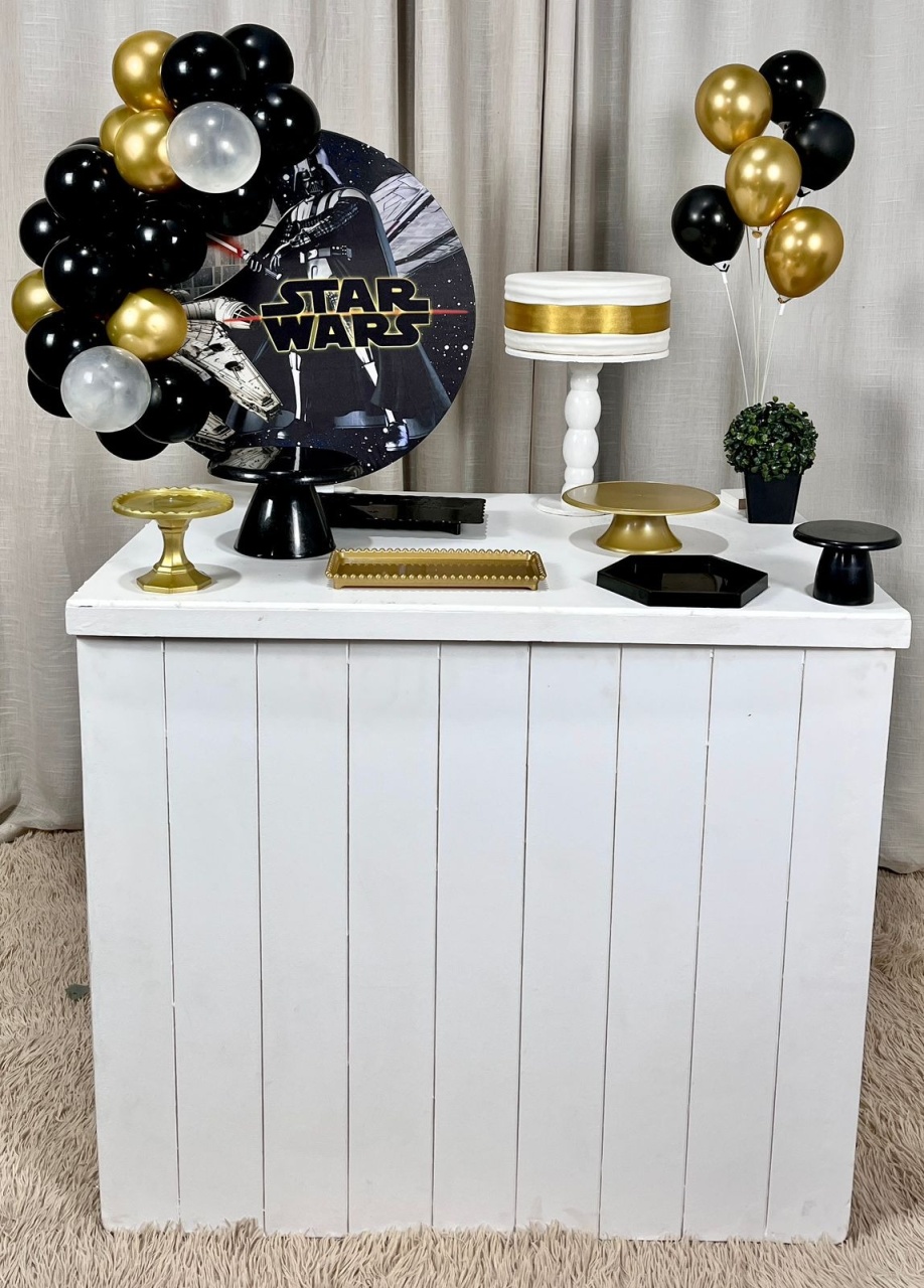 Kit Composto Com Balão - Star Wors  - É Só Um Bolinho Locações 