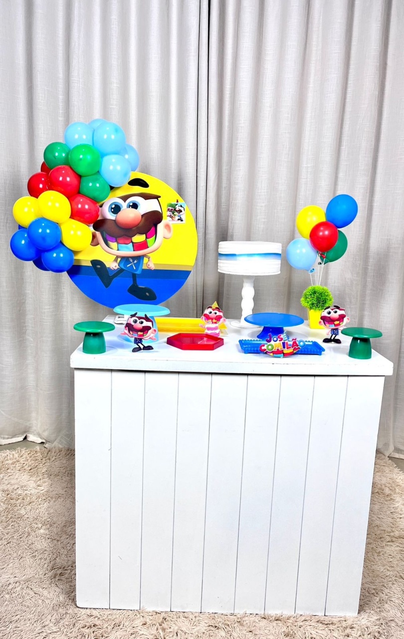 Kit Composto Com Balão - José Comilão  - É Só Um Bolinho Locações 