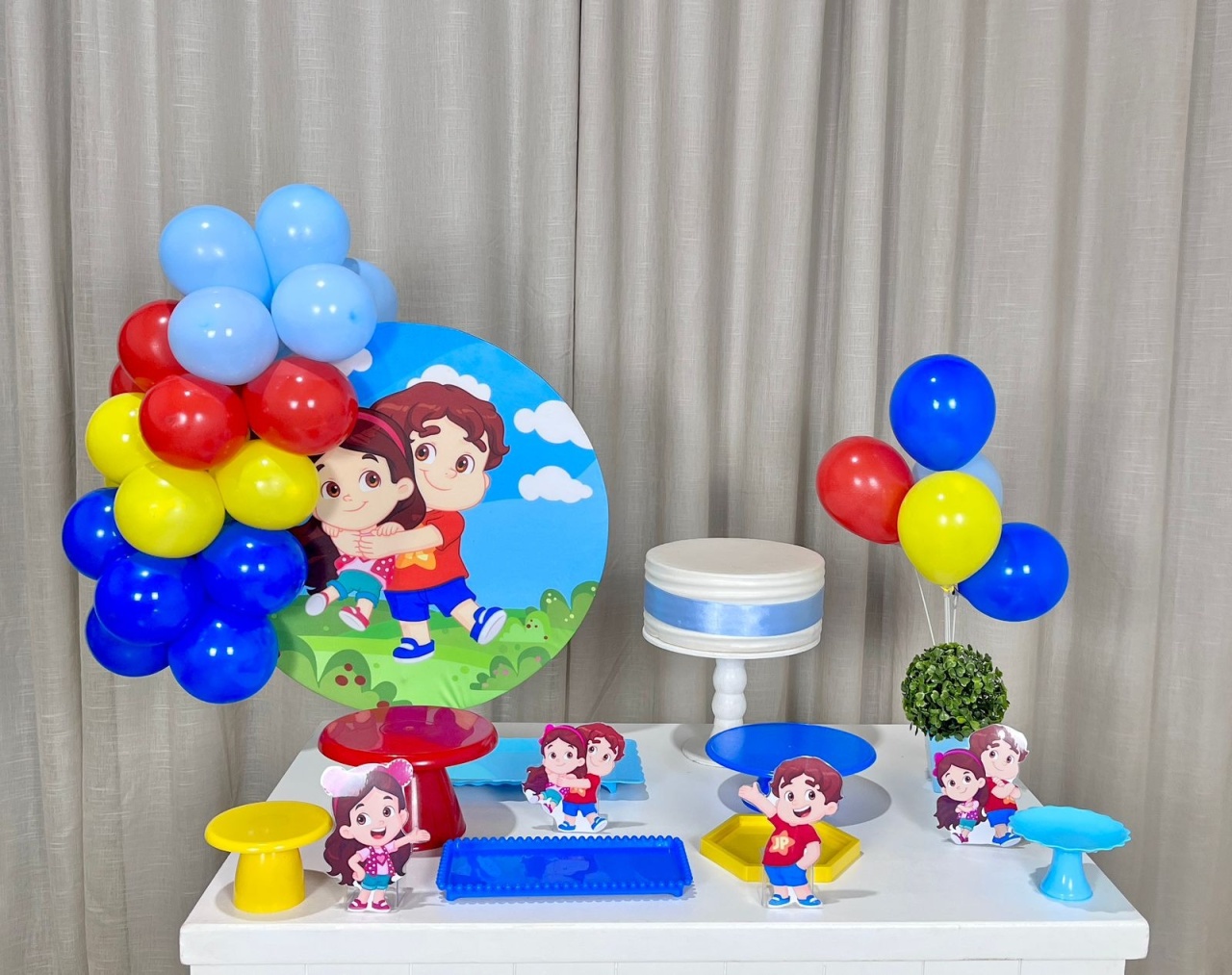 Kit Mesa Com Balão -  Maria Clara E Jp 2 - É Só Um Bolinho Locações 