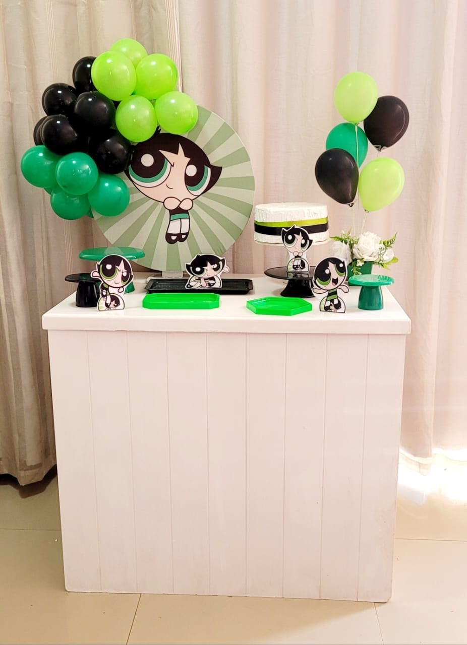 Kit Composto Com Balão -  Docinho  - É Só Um Bolinho Locações 