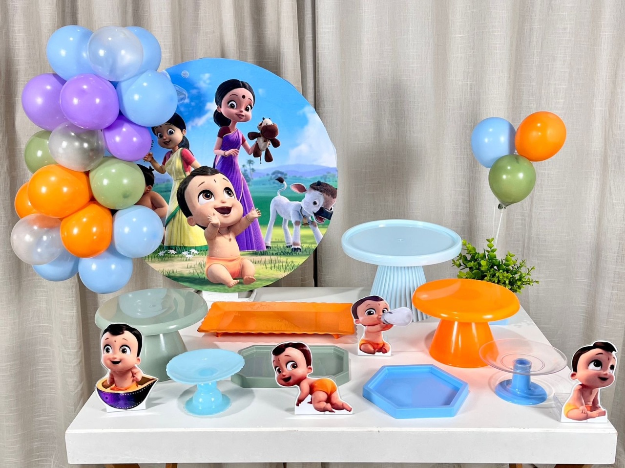 Kit Mesa Com Balão -  Pequeno Bem - É Só Um Bolinho Locações 
