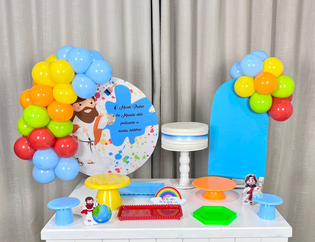 Kit Mesa Premium Com Balão - Maior Pintor Do Mundo  - É Só Um Bolinho Locações 