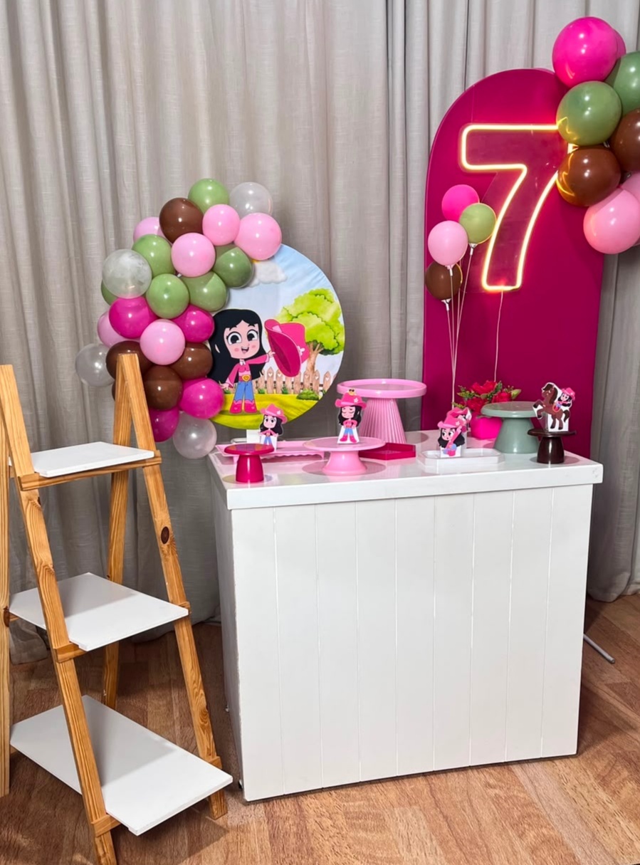 Mini Festa Gold Plus Com Led - Boiadeirinha - É Só Um Bolinho Locações 