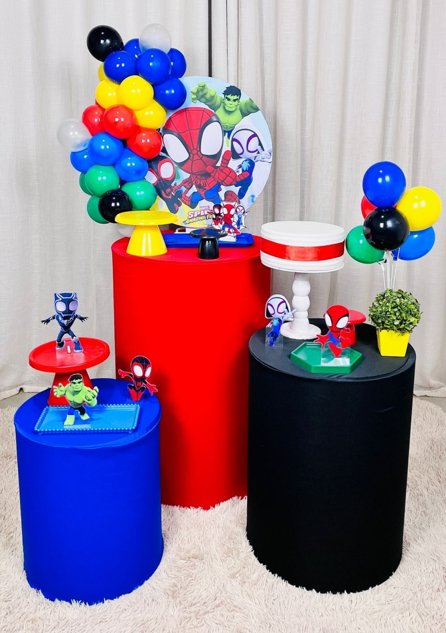 Kit Composto Com Balão - Spider  - É Só Um Bolinho Locações 