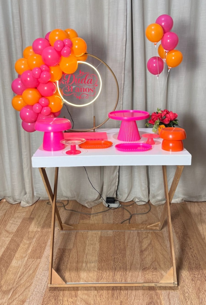 Kit Composto Com Balão-Led Personalizado Com Balões Rosa E Laranja. - É Só Um Bolinho Locações 