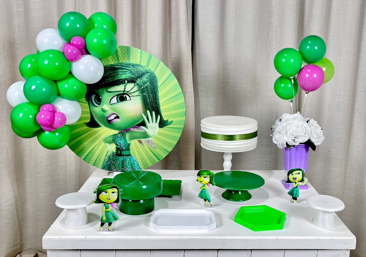 Kit Mesa Com Balão  - Nojinho Divertidamente  - É Só Um Bolinho Locações 