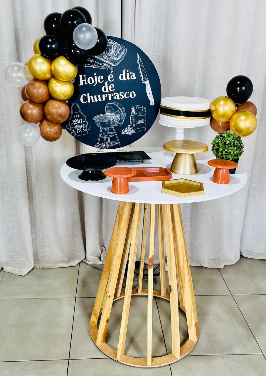 Kit Composto Com Balão -  Hoje É Dia de Churrasco 2  - É Só Um Bolinho Locações 