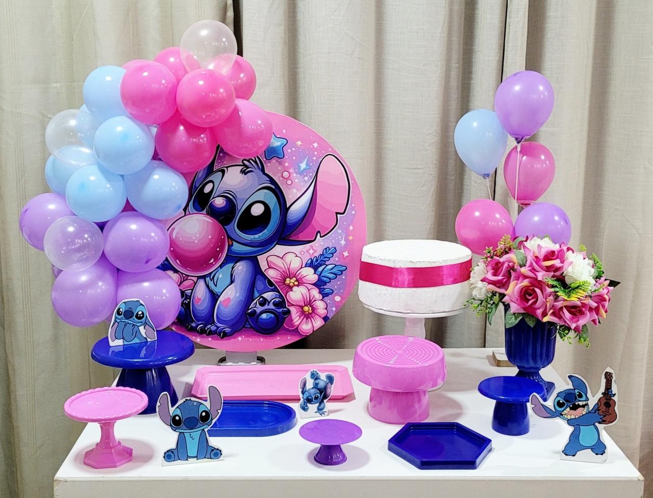 Kit Mesa Com Balão -  Stitch 1 - É Só Um Bolinho Locações 