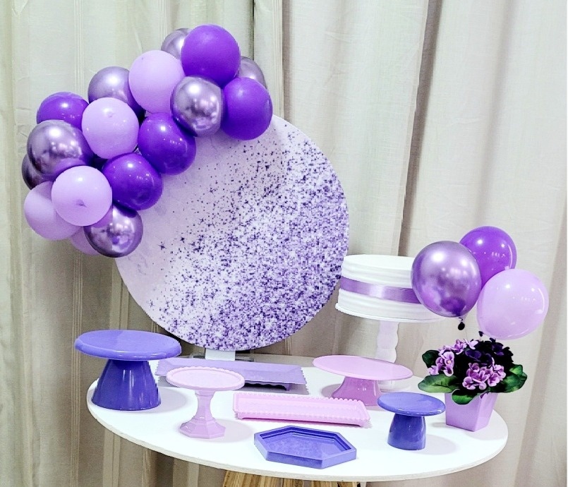 Kit Mesa Com Balão -  Degrade Lilás 2 - É Só Um Bolinho Locações 