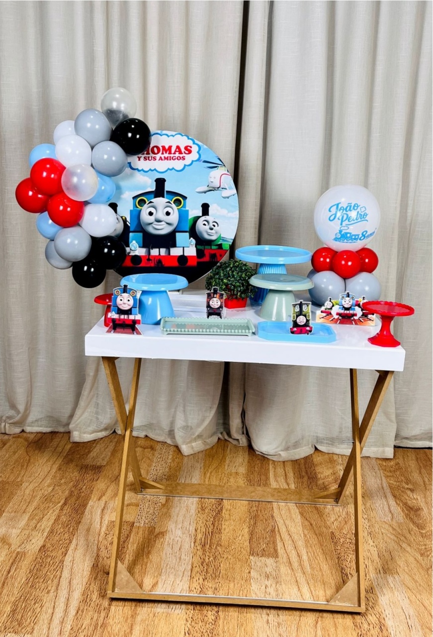 Kit Composto Com Balão-Thomas E Seus Amigos. - É Só Um Bolinho Locações 