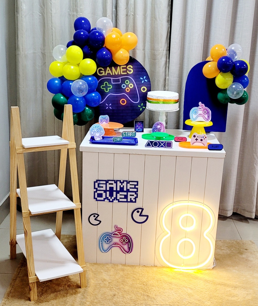 Kit Mini Festa Standard Com Balão - Games - É Só Um Bolinho Locações 