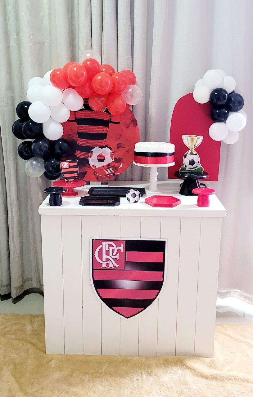 Kit Mini Festa Basic Com Balão - Flamengo 1 - É Só Um Bolinho Locações 