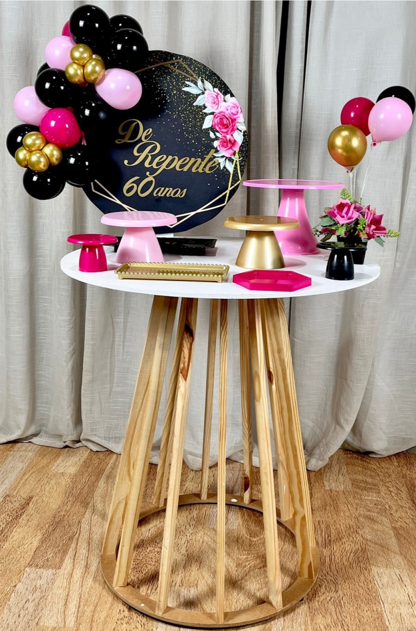 Kit Composto Com Balão-Flores - É Só Um Bolinho Locações 