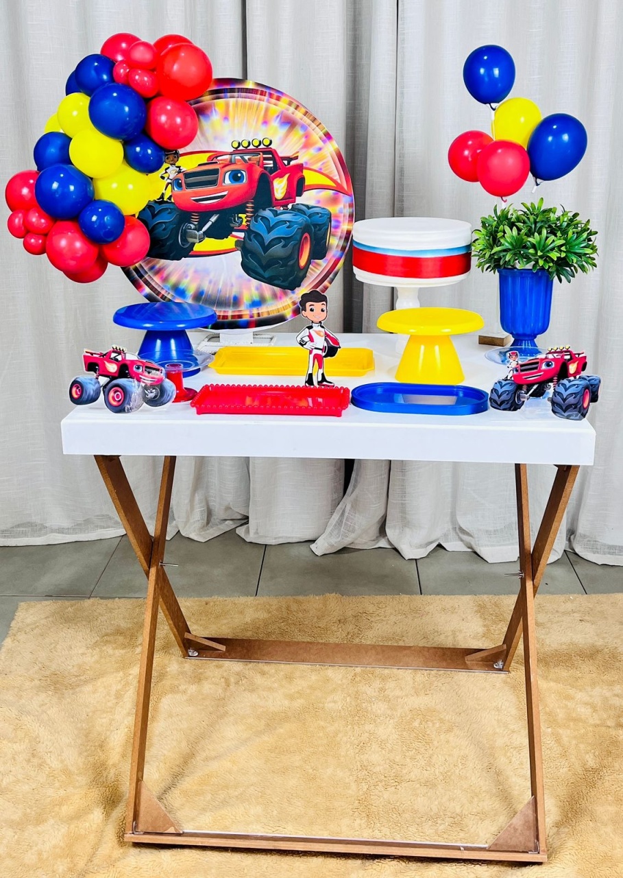 Kit Composto Com Balão - Blaze  - É Só Um Bolinho Locações 