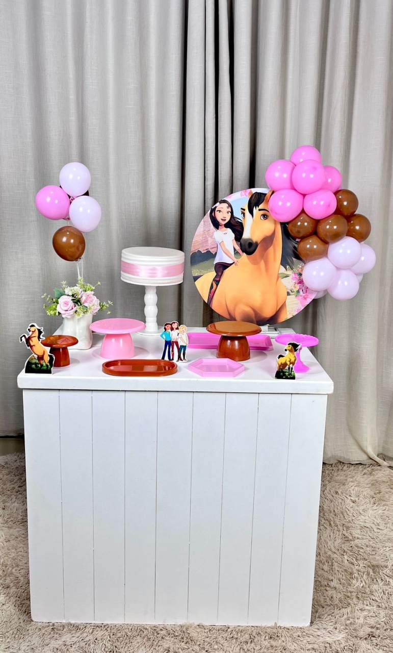 Kit Composto Com Balão - Spirit - É Só Um Bolinho Locações 