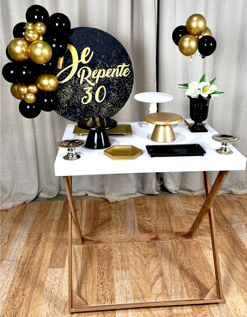 Kit Composto  Com Balão - de Repente 30 - É Só Um Bolinho Locações 