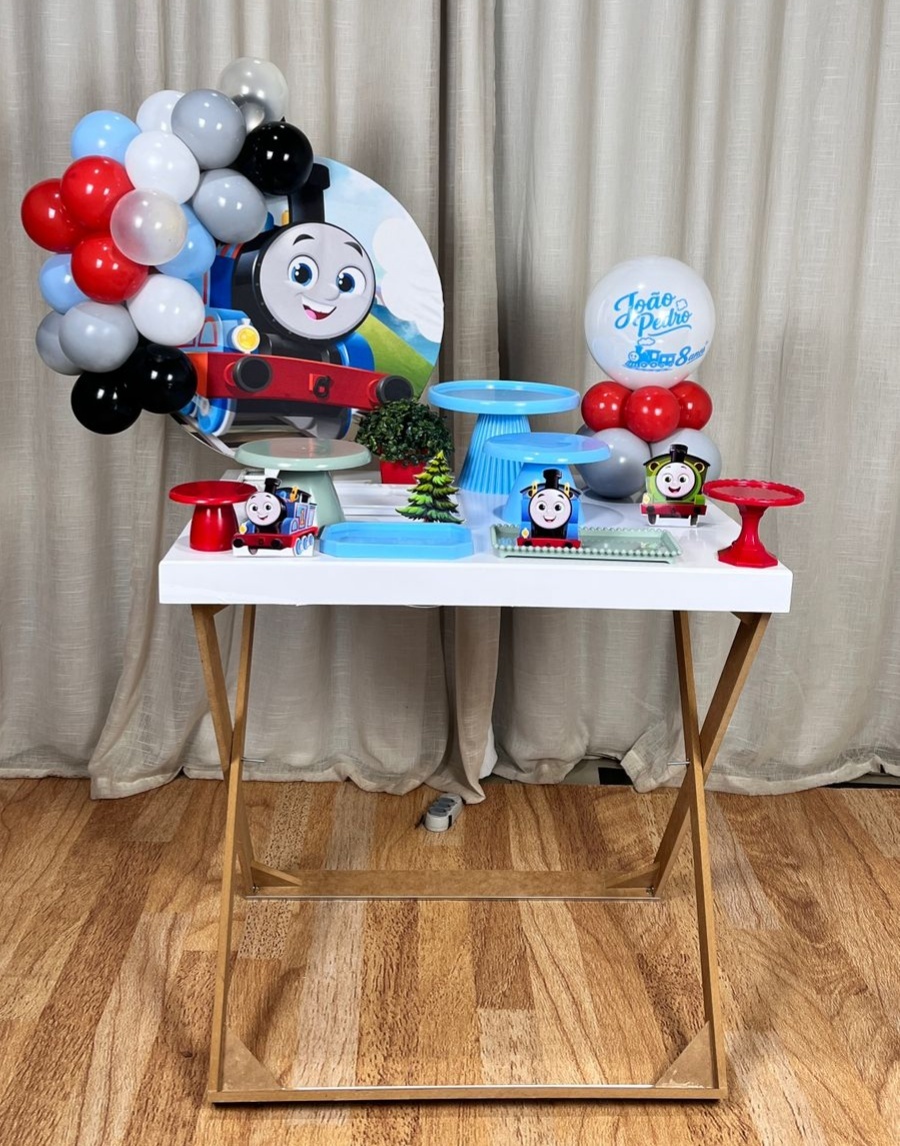 Kit Composto Com Balão - Baby Thomas E Seus Amigos. - É Só Um Bolinho Locações 