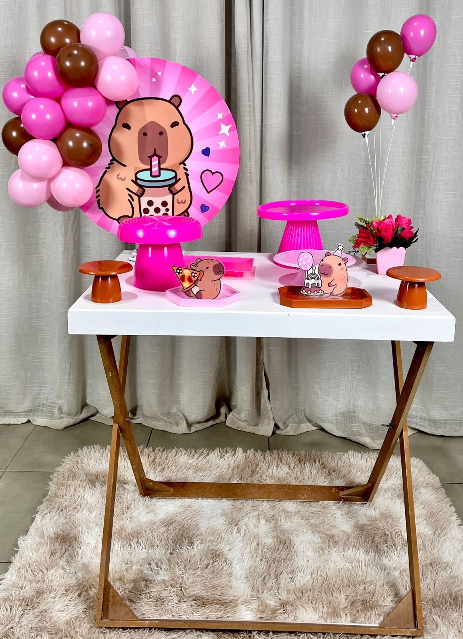 Kit Composto Com Balão - Capivara Rosa - É Só Um Bolinho Locações 
