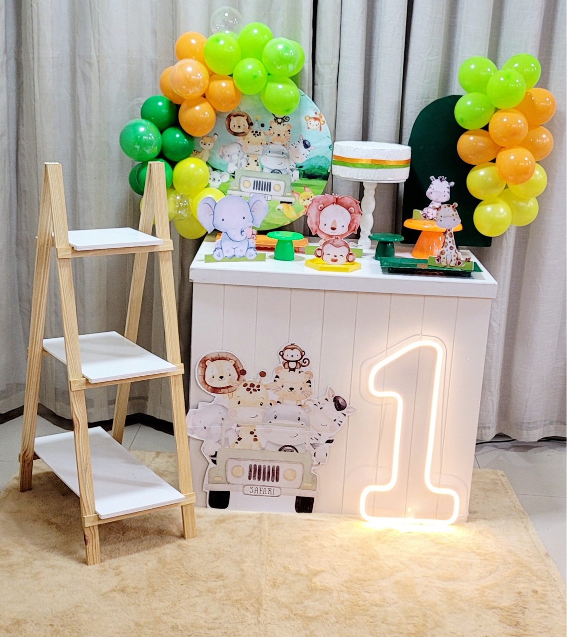 Kit Mini Festa Standard Com Balão - Safari  - É Só Um Bolinho Locações 