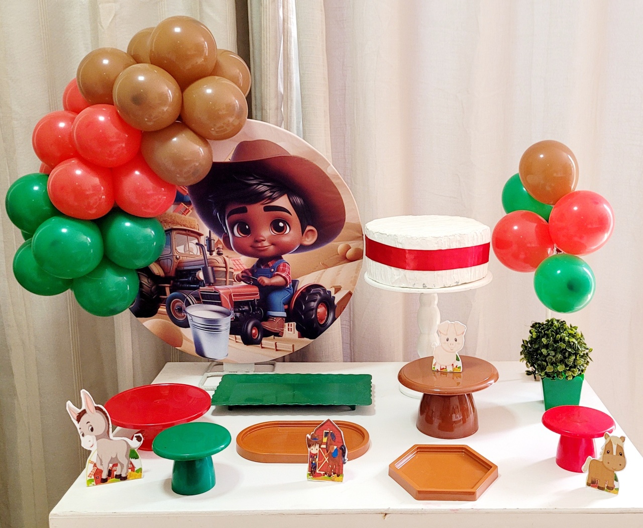 Kit Mesa Com Balão -  Fazendeiro 3 - É Só Um Bolinho Locações 