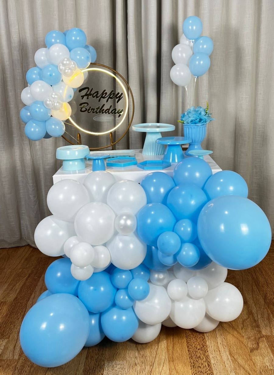 Kit Composto Gold Com Led Redondo - Azul E Branco+ Personalização No Led. - É Só Um Bolinho Locações 