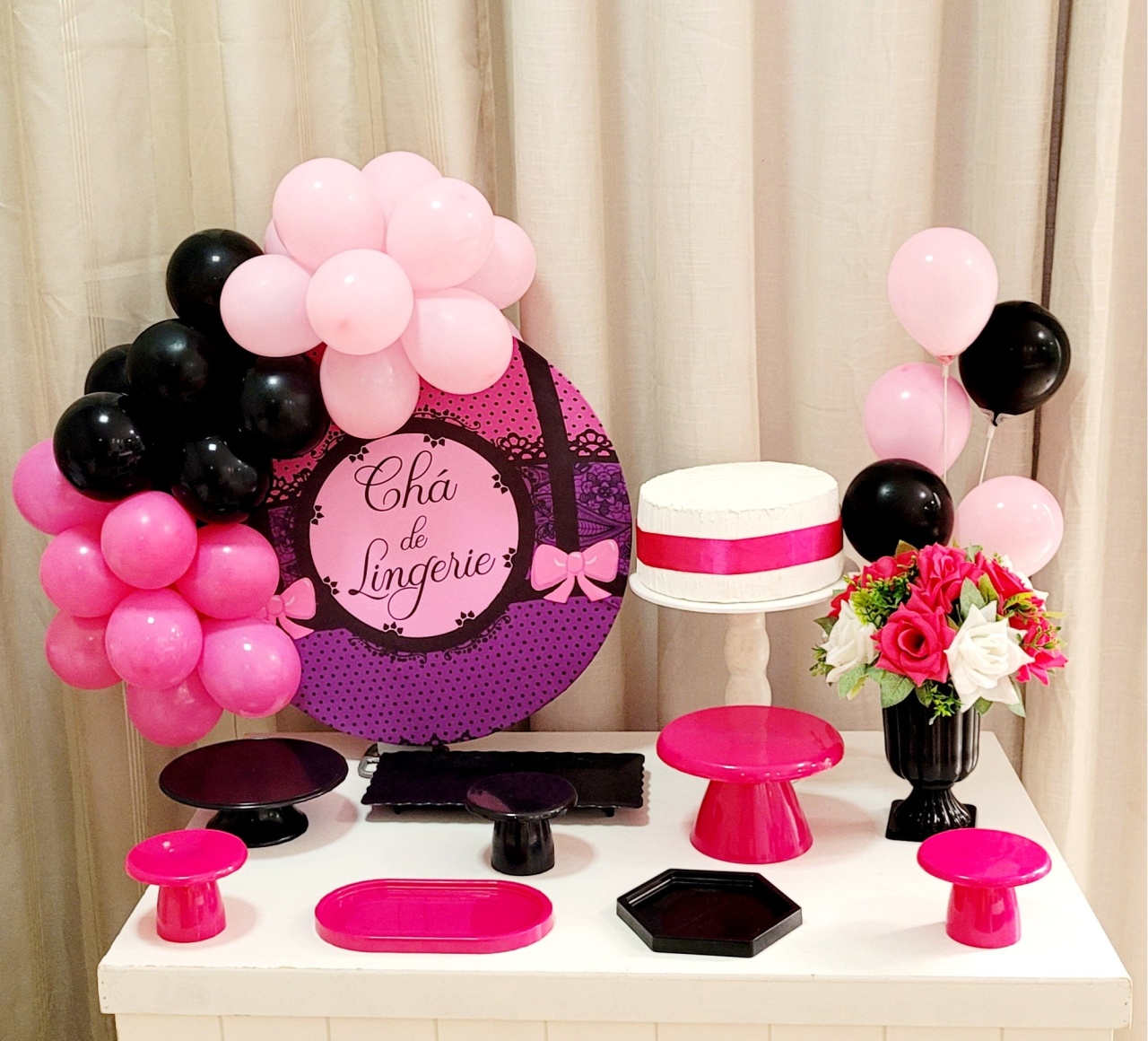 Kit Mesa Com Balão - Chá de Lingerie  - É Só Um Bolinho Locações 
