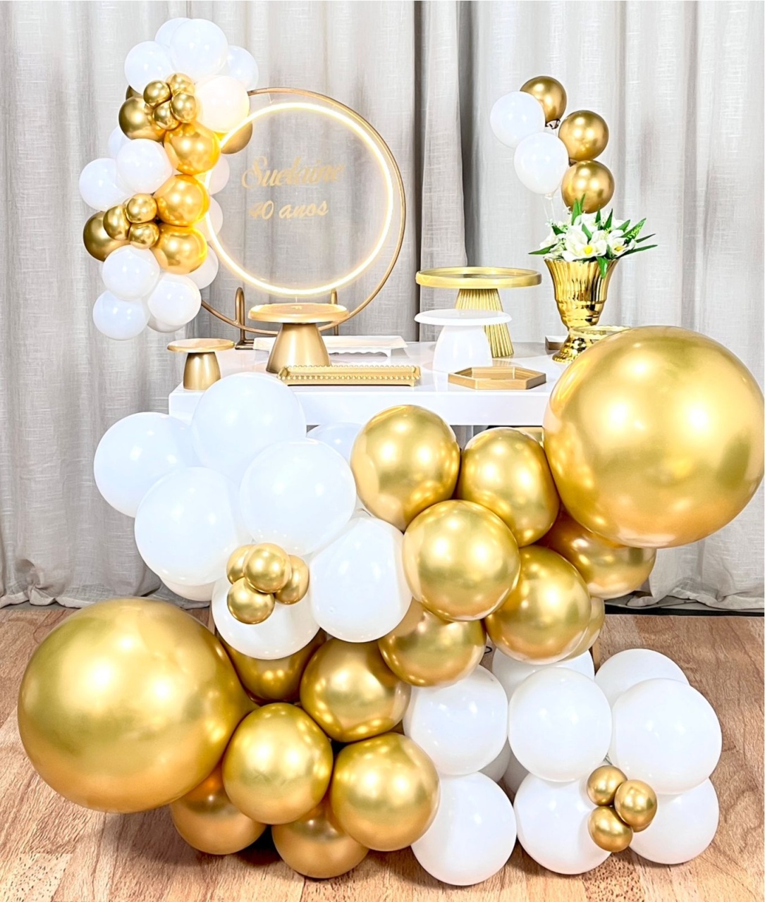 Kit Composto Gold - Led Com Personalização +Balões Dourados. - É Só Um Bolinho Locações 