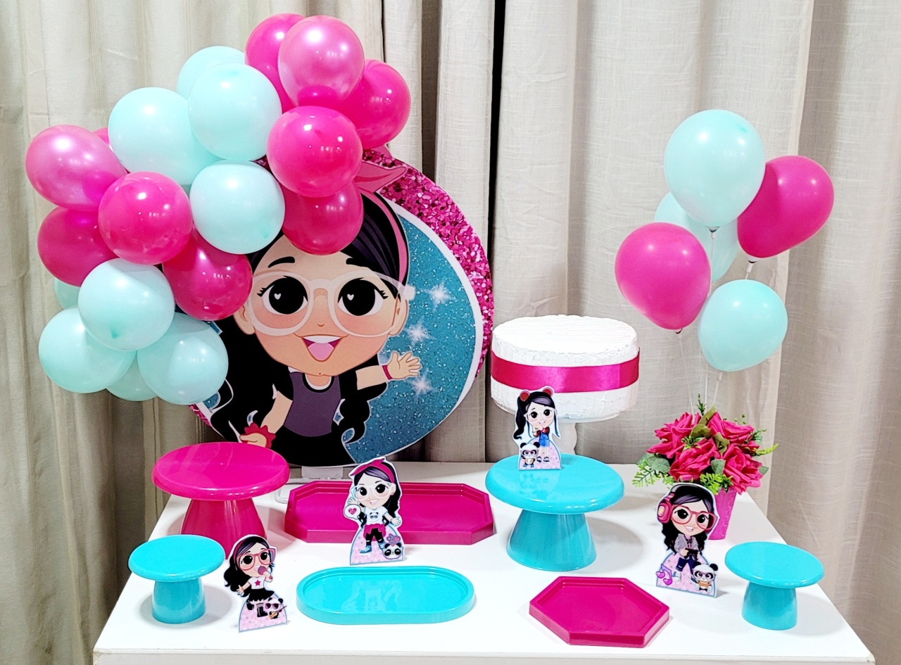 Kit Mesa Com Balão -  Luluca - É Só Um Bolinho Locações 
