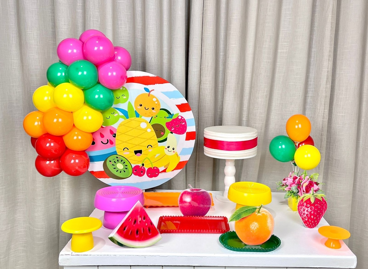 Kit Mesa Com Balão -  Frutas 1 - É Só Um Bolinho Locações 