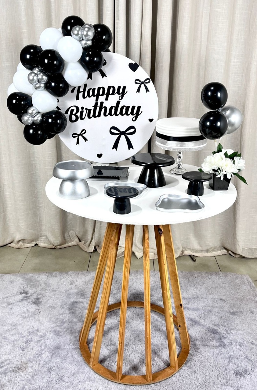 Kit Composto Com Balão - Happy Birthday 10 - É Só Um Bolinho Locações 