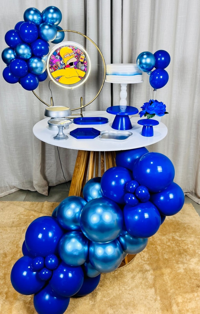 Kit Composto Com Balão - Arco Vazado Personalizado  - É Só Um Bolinho Locações 