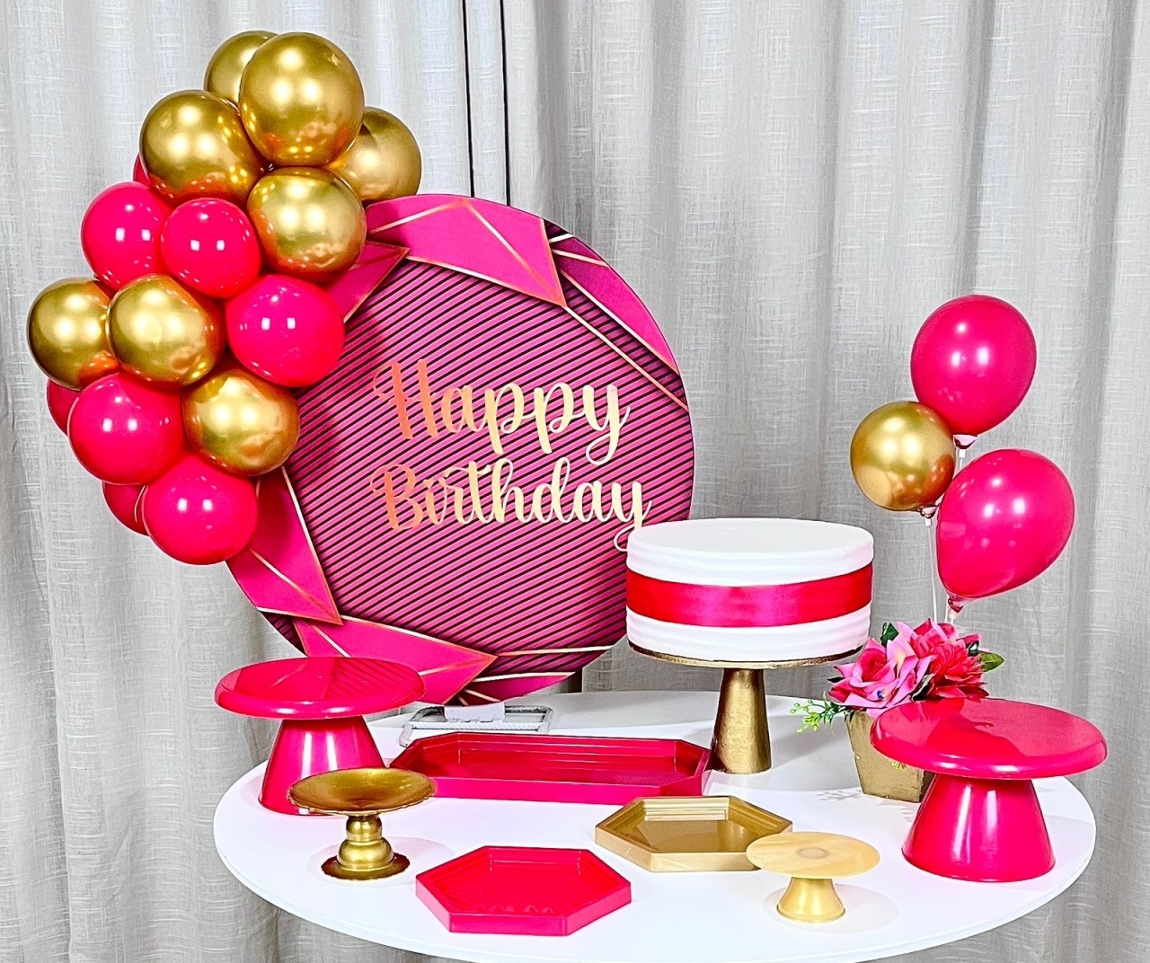Kit Mesa Com Balão - Happy Birthday 5 - É Só Um Bolinho Locações 