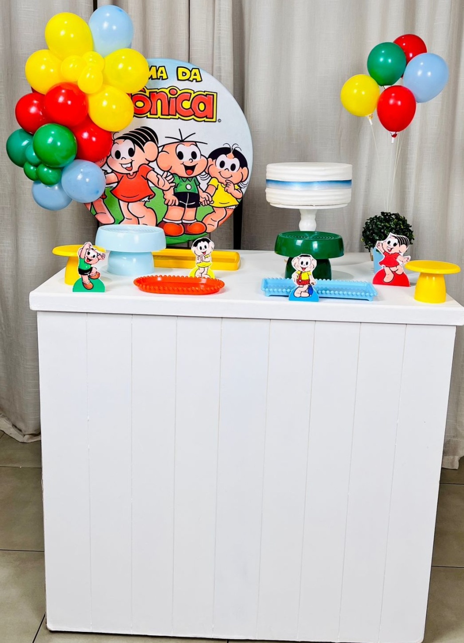 Kit Composto Com Balão - Turma da Monica  - É Só Um Bolinho Locações 
