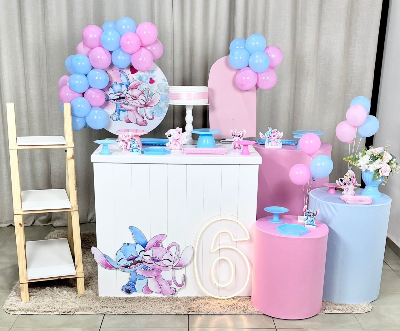 Kit Mini Festa Premium Com Led - Stitch E Angel 2 - É Só Um Bolinho Locações 