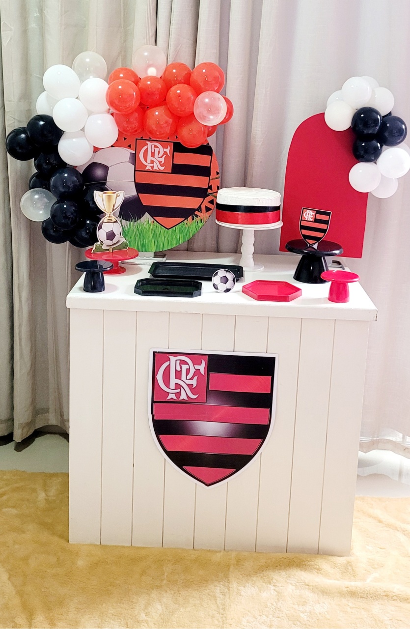 Kit Mini Festa Basic Com Balão - Flamengo 2 - É Só Um Bolinho Locações 