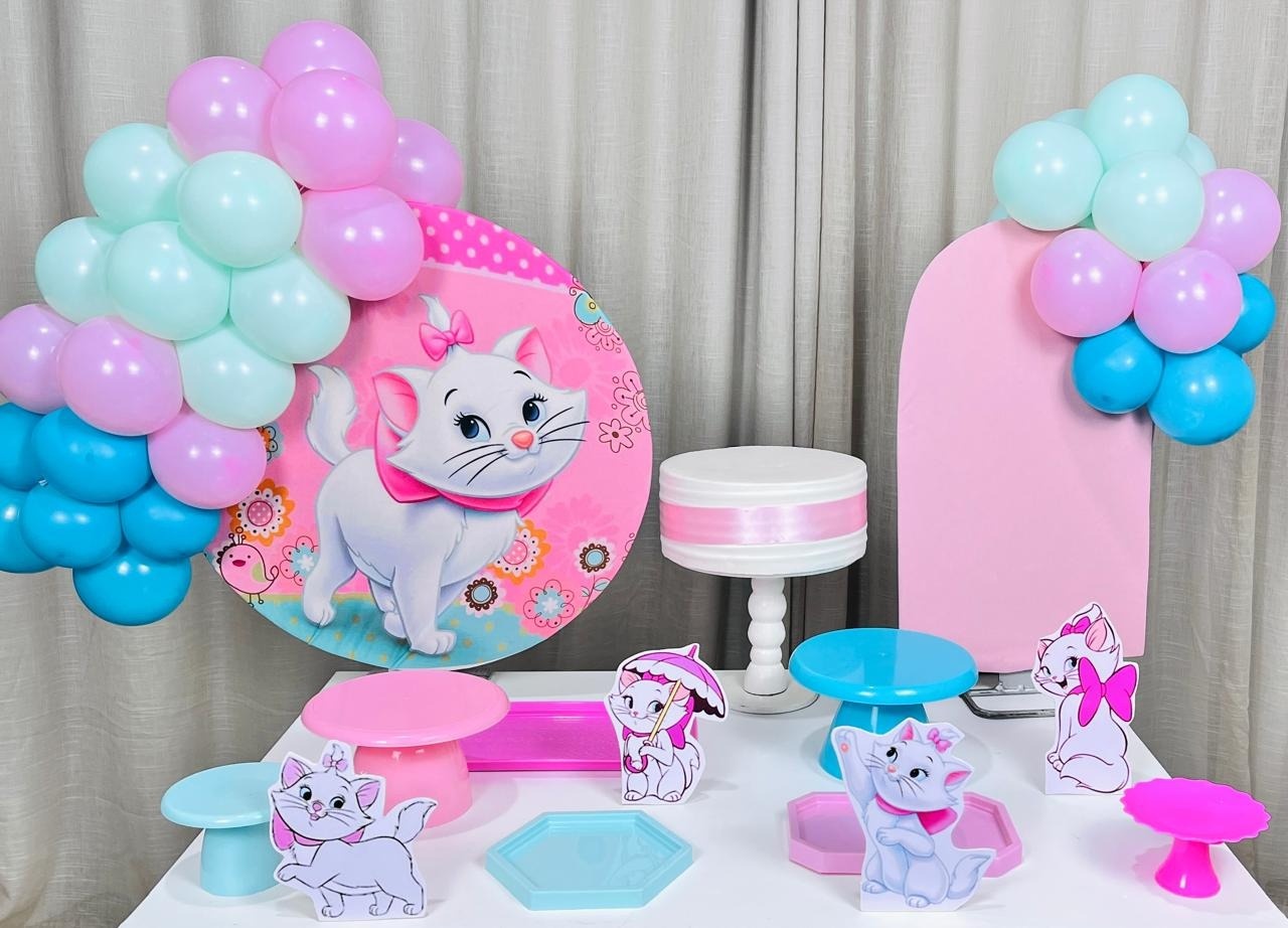 Kit Mesa Premium Com Balão - Gatinha Marie  - É Só Um Bolinho Locações 