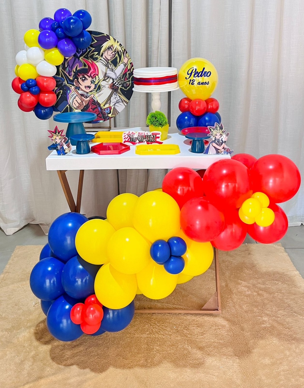 Kit Mesa Box de Balão - Yu-Gi-Oh  - É Só Um Bolinho Locações 