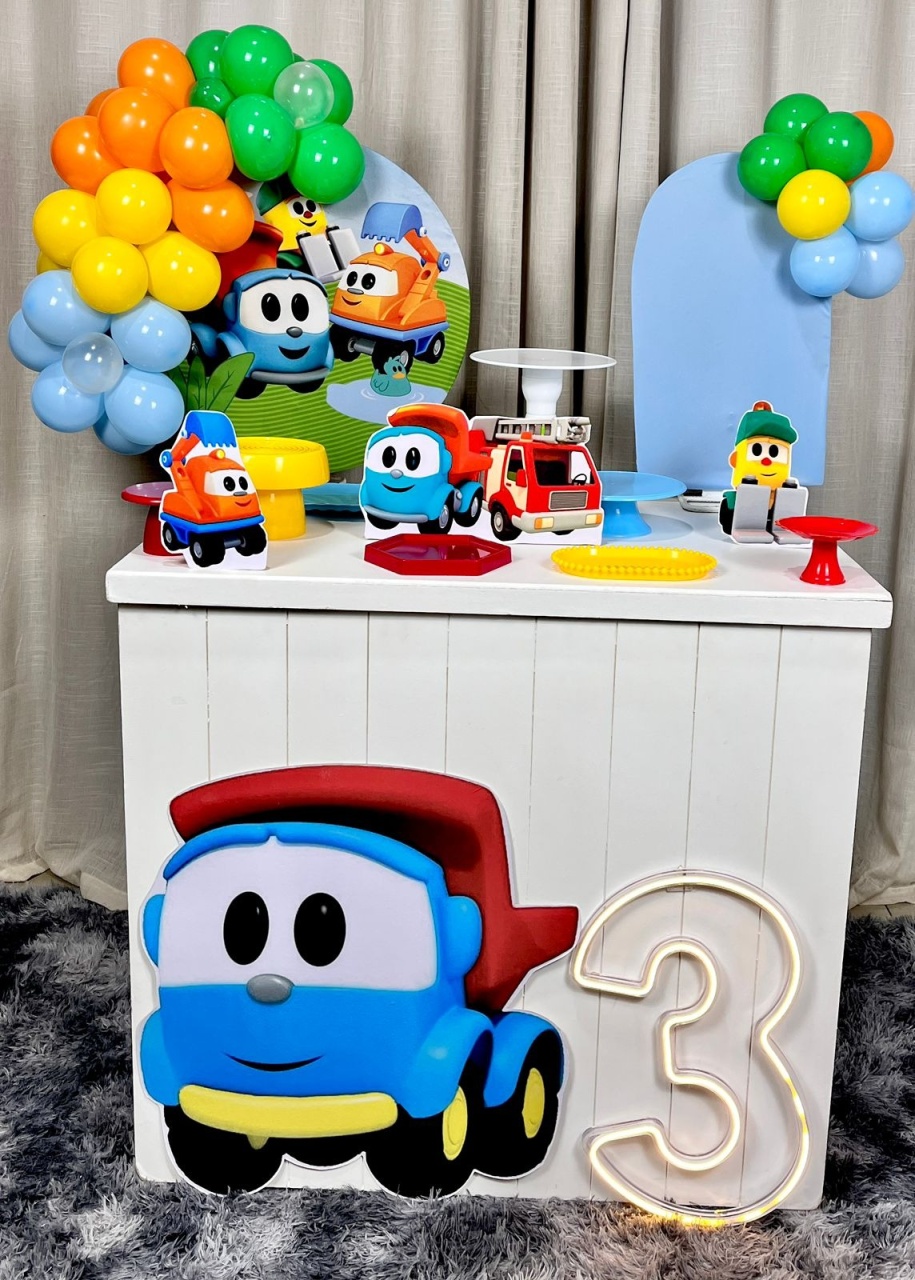 Kit Mini Festa Basic Com Led - Leo Caminhão   - É Só Um Bolinho Locações 