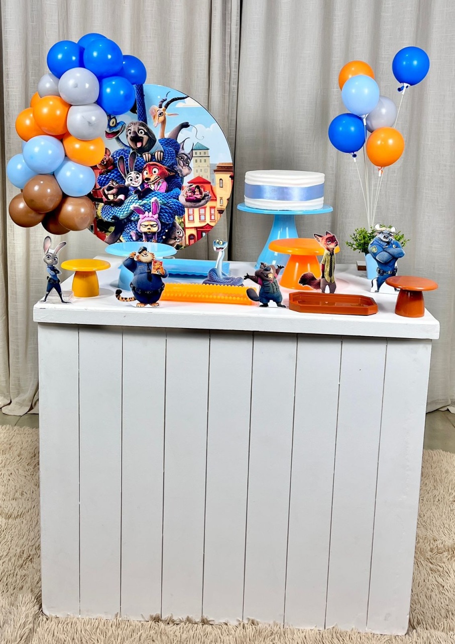 Kit Composto Com Balão - Zootopia  - É Só Um Bolinho Locações 