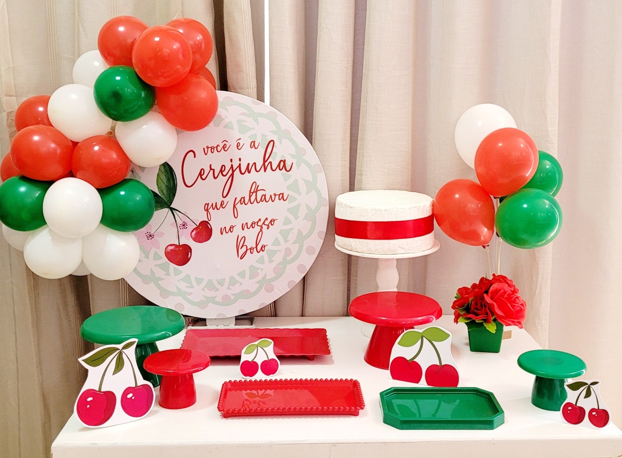 Kit Mesa Com Balão - Cerejinha  - É Só Um Bolinho Locações 