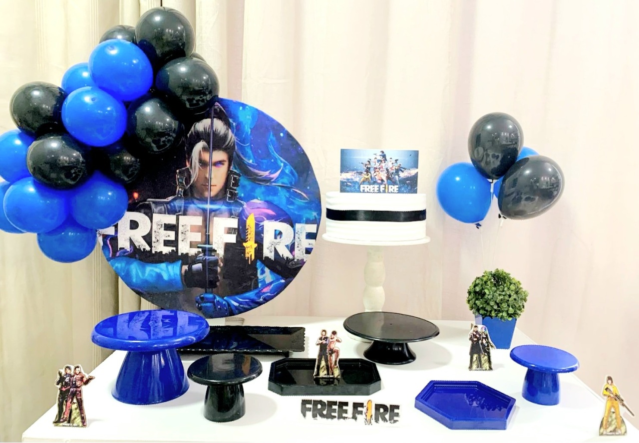 Kit Mesa Com Balão -  Free Fire - É Só Um Bolinho Locações 