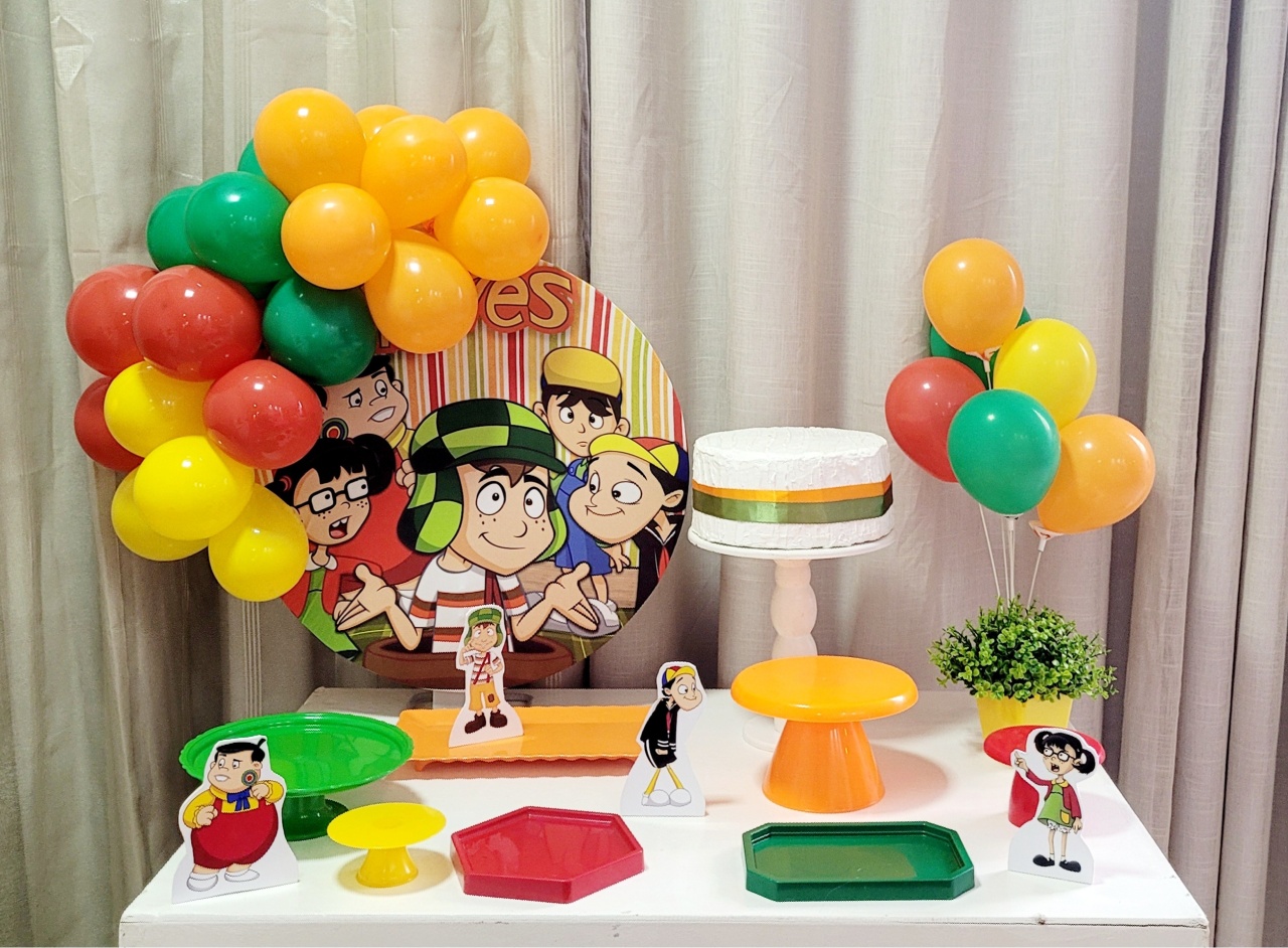 Kit Mesa Com Balão -  Chaves - É Só Um Bolinho Locações 