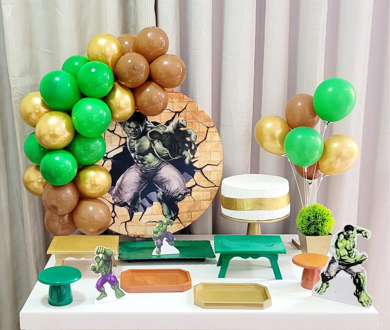 Kit Mesa Com Balão - Hulk 2 - 1/2 - É Só Um Bolinho Locações 