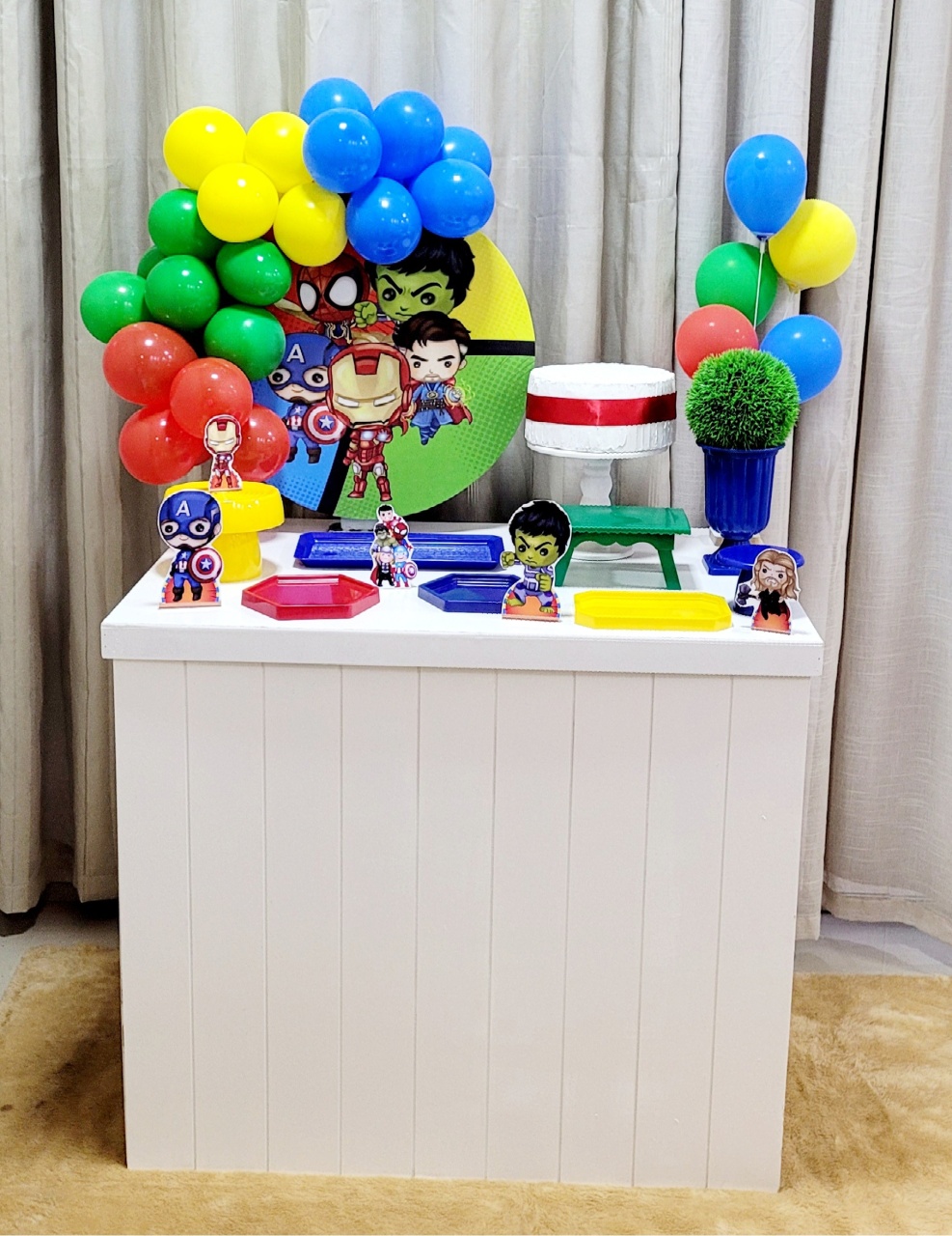 Kit Composto Com Balão - Vingadores Baby  - É Só Um Bolinho Locações 
