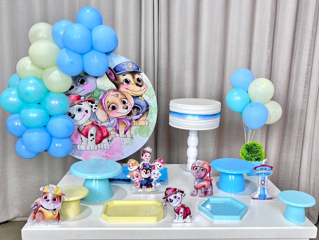 Kit Mesa Com Balão -  Patrulha Canina 3/1 - É Só Um Bolinho Locações 