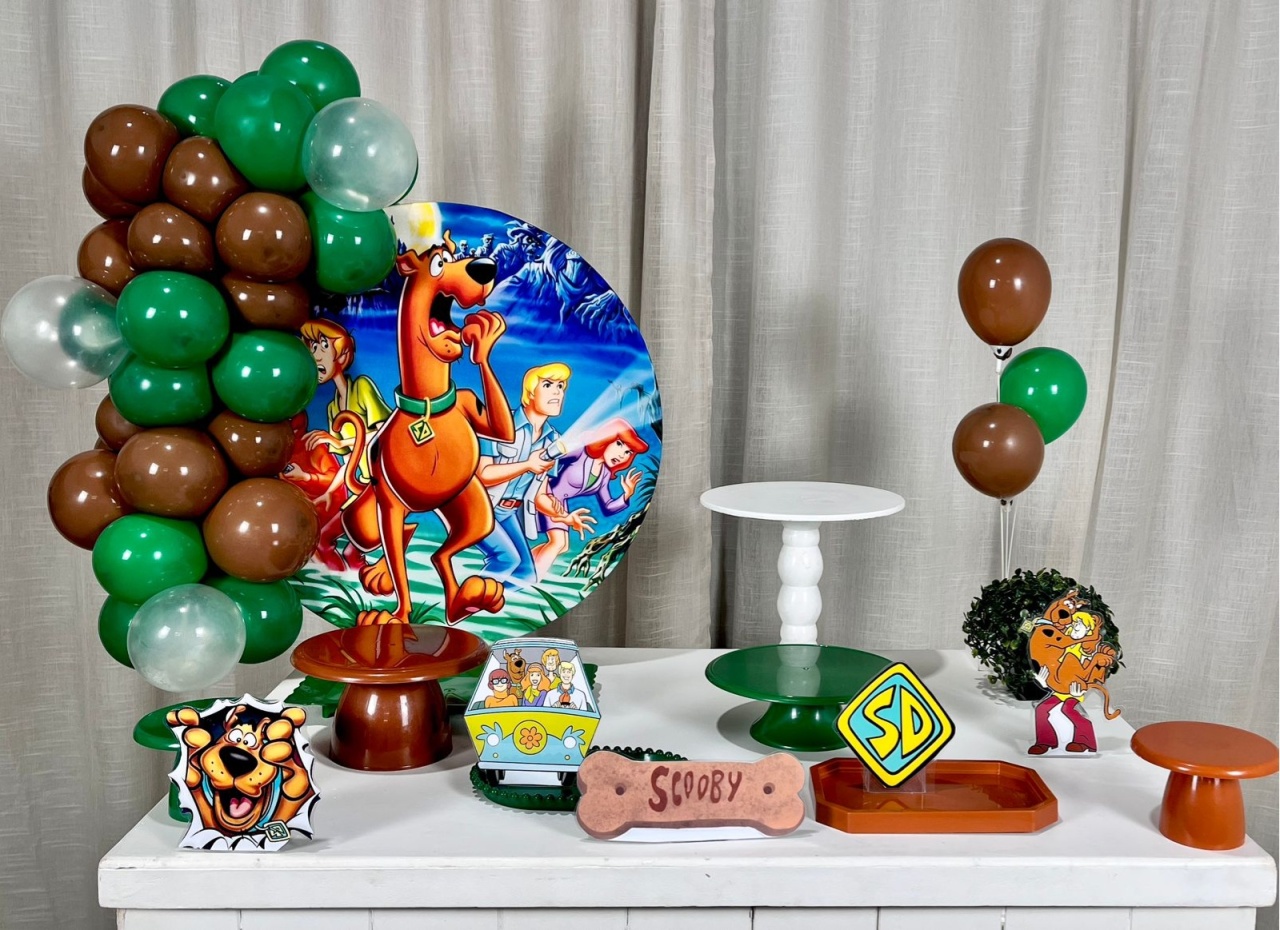 Kit Mesa Com Balão -  Scooby - É Só Um Bolinho Locações 