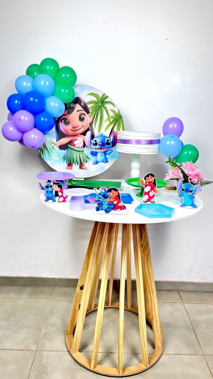 Kit Composto Com Balão - Stitch E Lilo 2 - É Só Um Bolinho Locações 