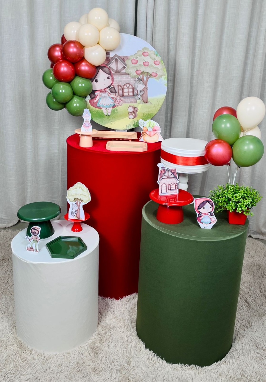 Kit Composto Com Balão - Chapeuzinho Vermelho Morena 2 - É Só Um Bolinho Locações 