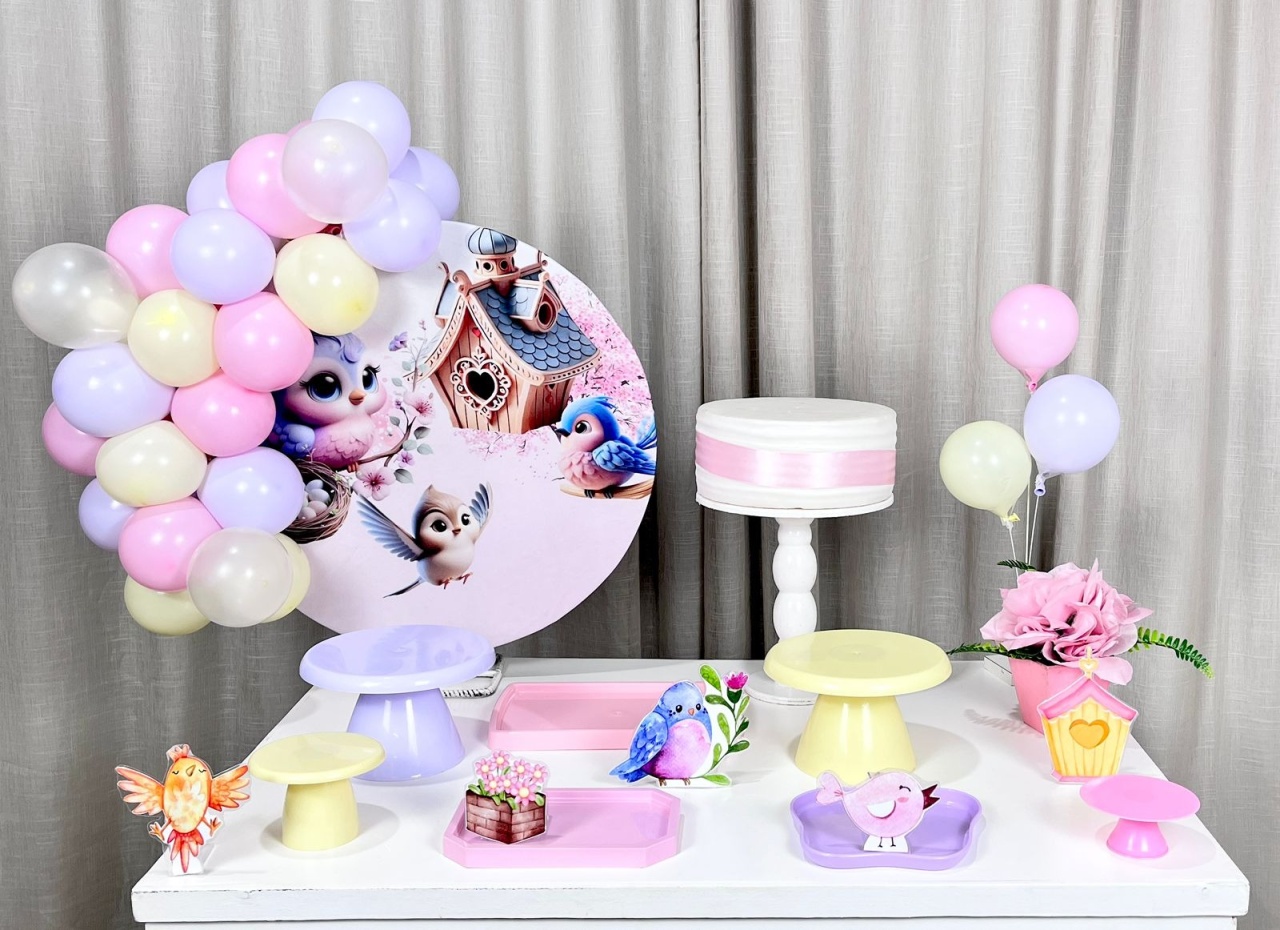 Kit Mesa Com Balão -  Jardim Encantado 4 - É Só Um Bolinho Locações 