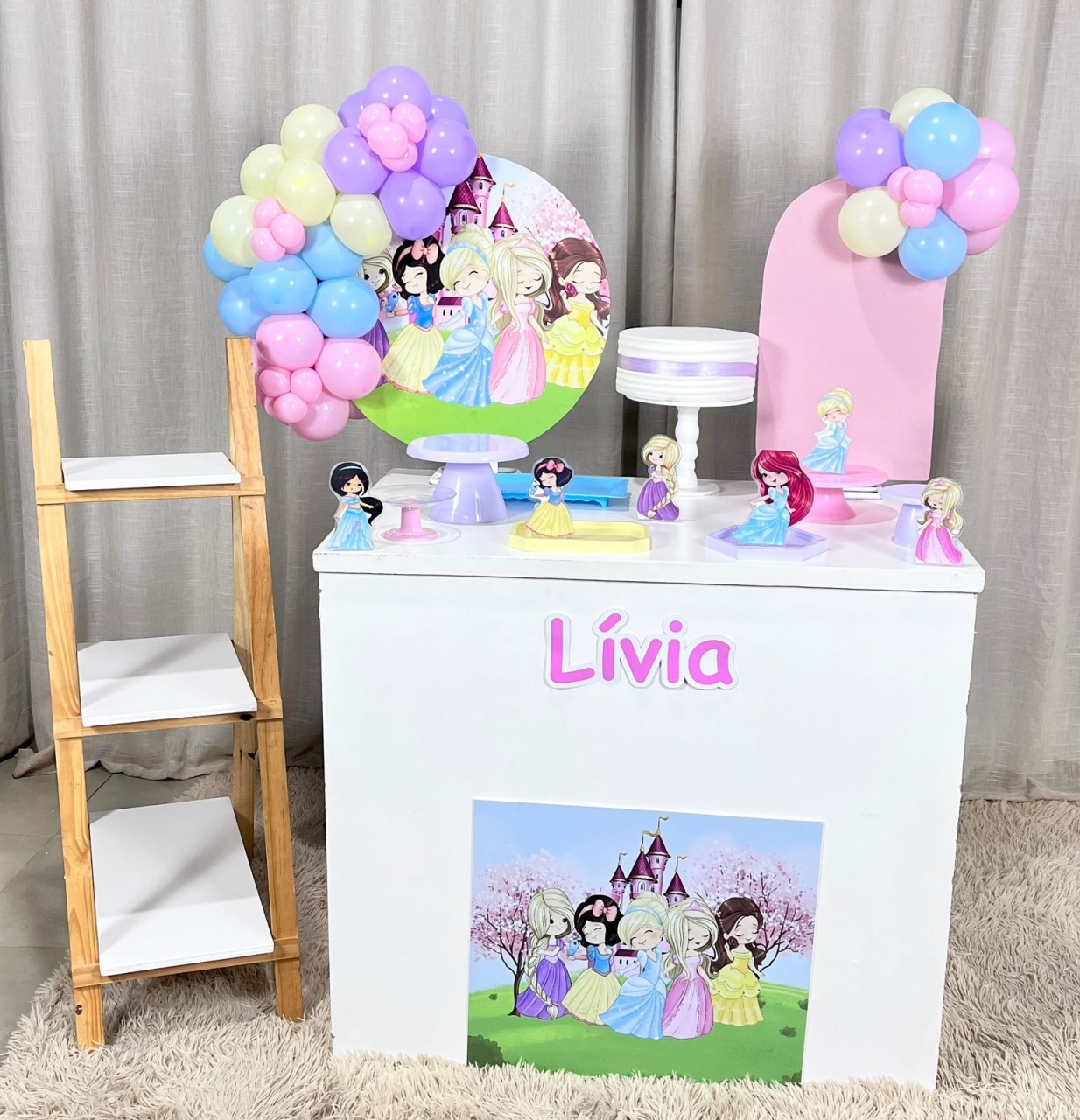 Kit Mini Festa Standard Com Balão Sem Led - Princesas Baby  - É Só Um Bolinho Locações 